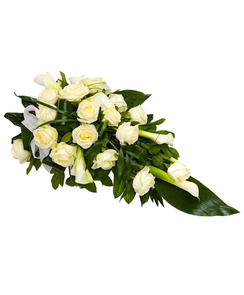 Composizione Elegante Rose Bianche e Verdi